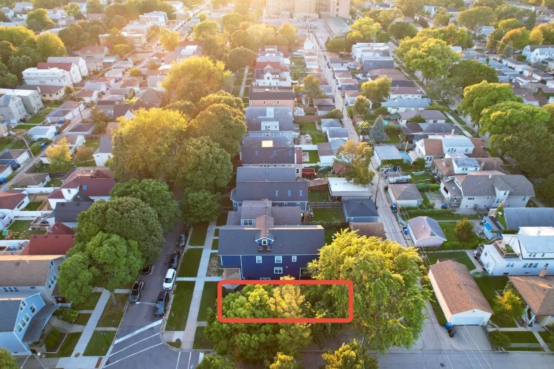 5000 W Argyle Street IL