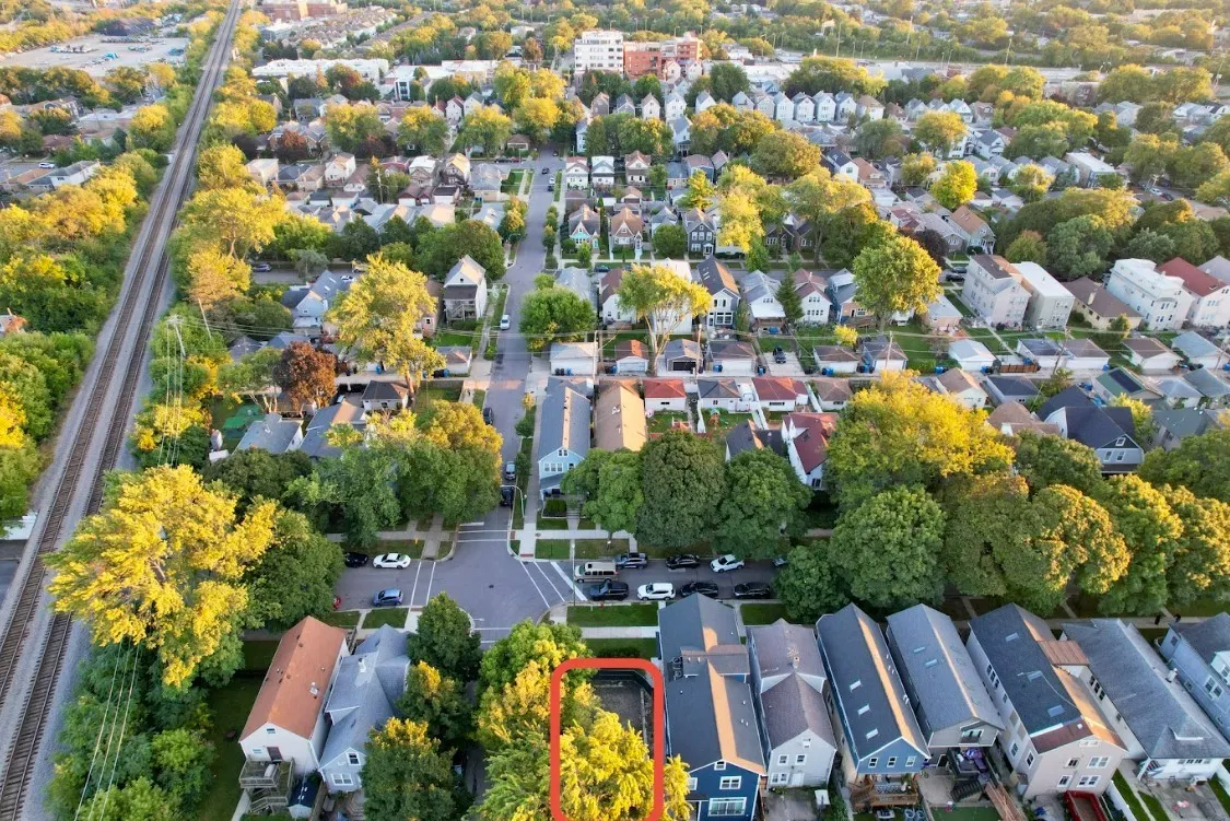 5000 W Argyle Street IL