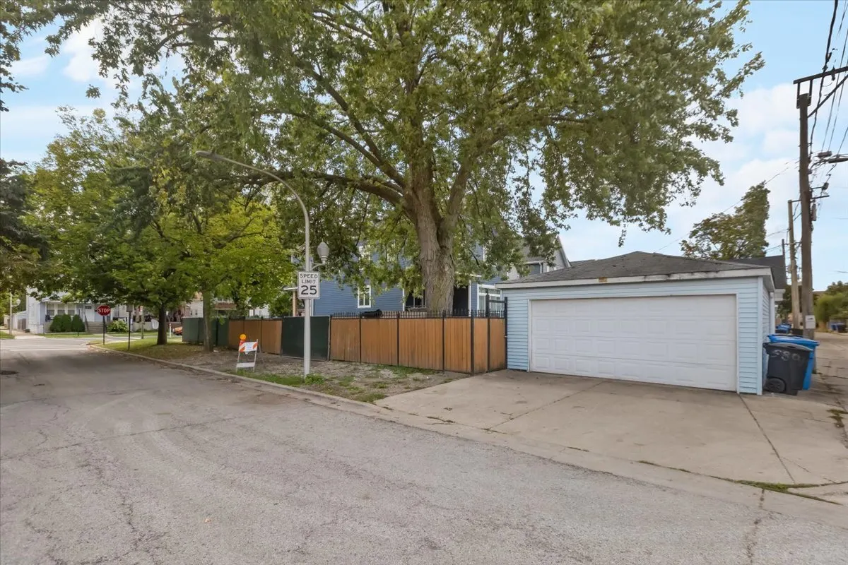 5000 W Argyle Street IL