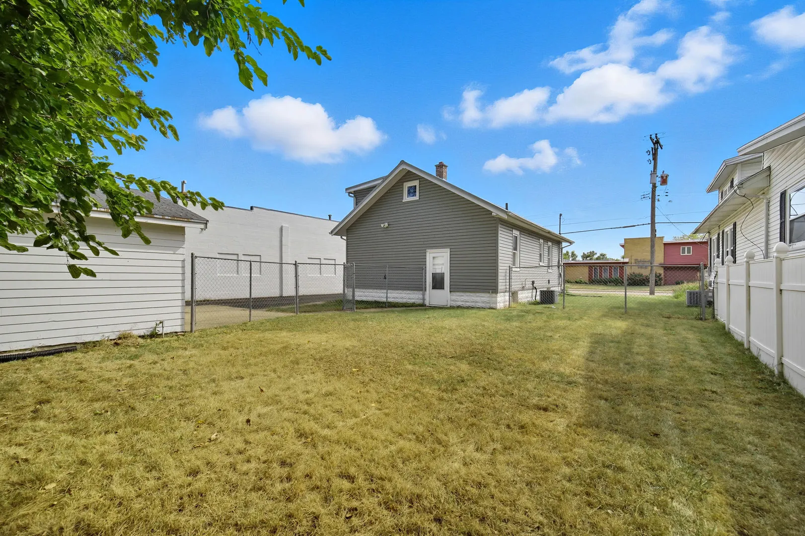408 River Lane IL