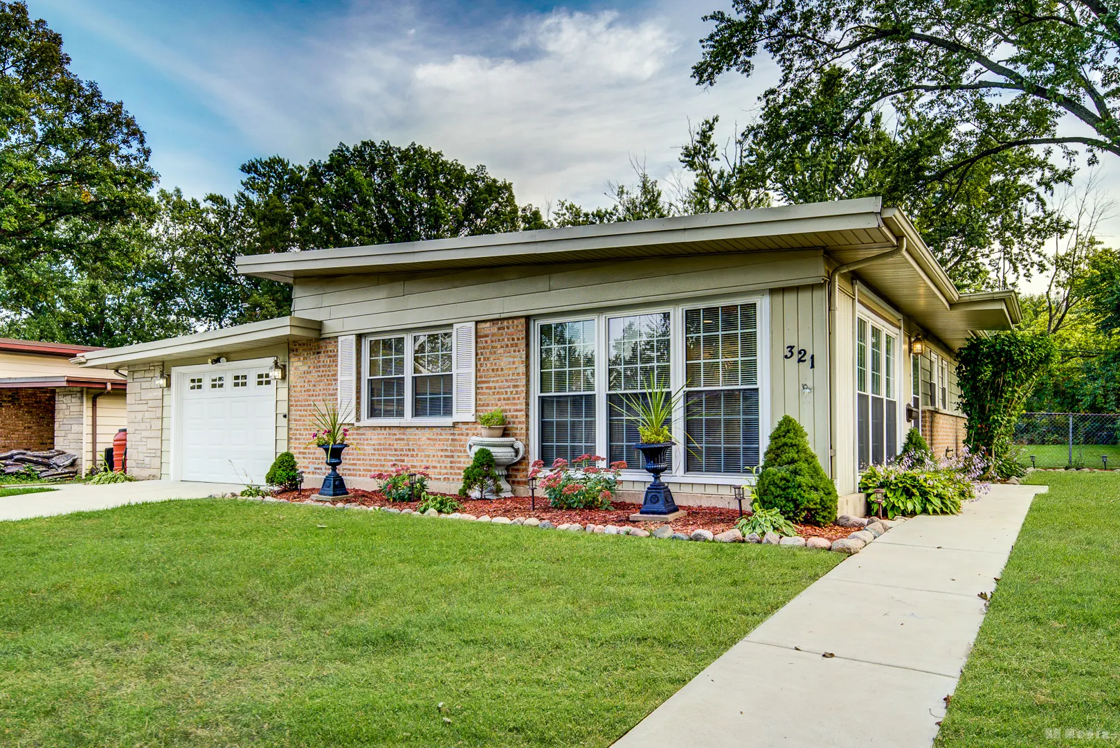 321 Shawnee Street IL