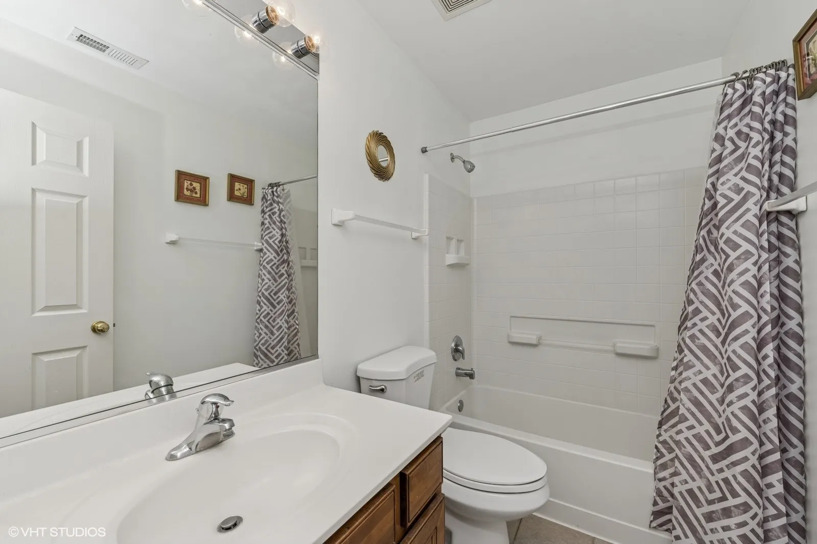2226 Pembridge Drive 2226 IL