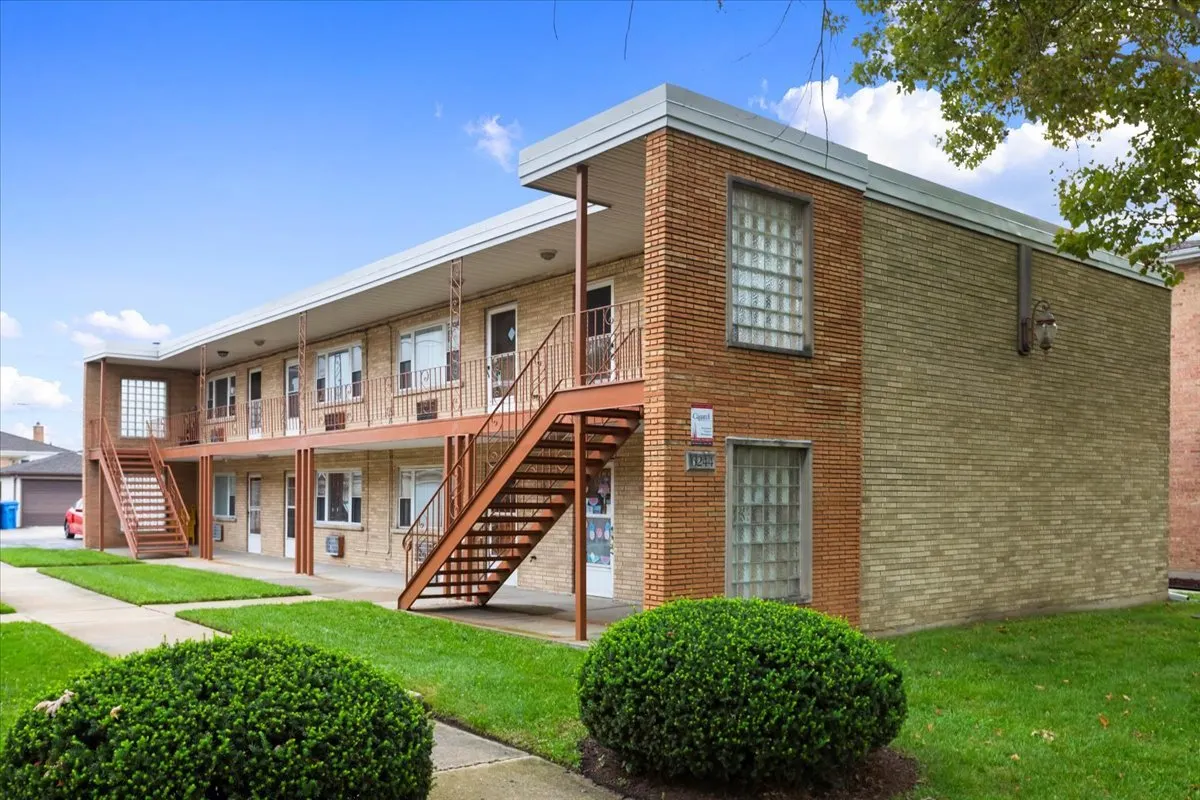 6212 W 64th Place 102 IL