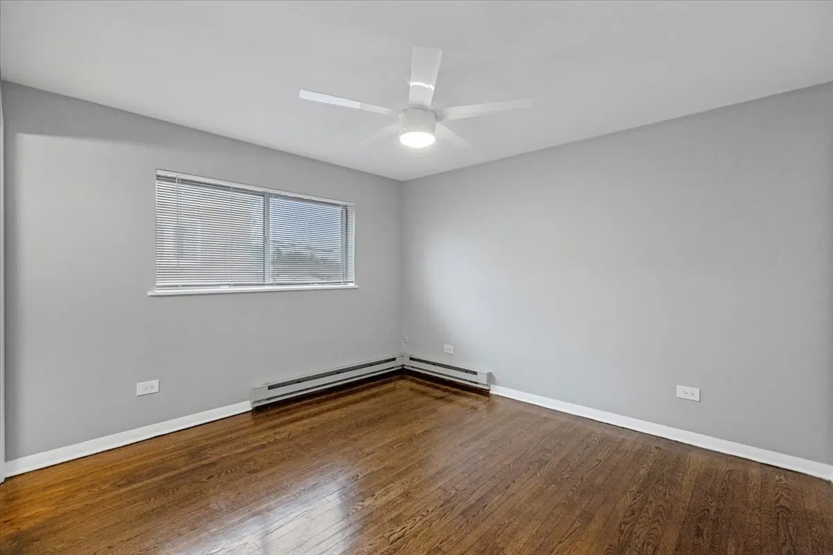 6212 W 64th Place 102 IL