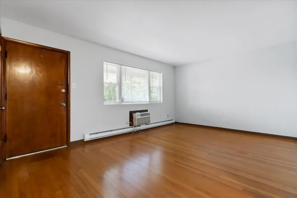 6212 W 64th Place 102 IL