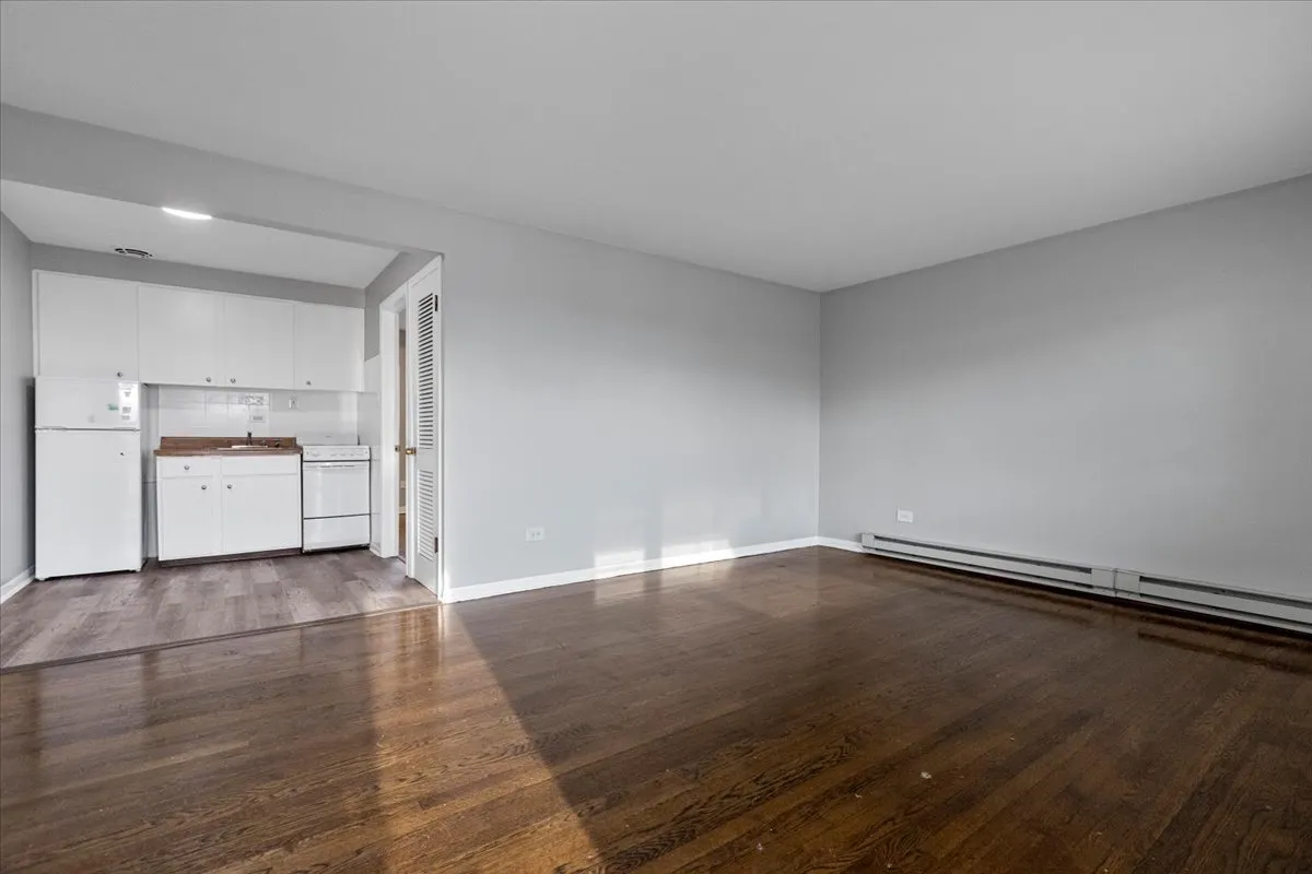 6212 W 64th Place 102 IL