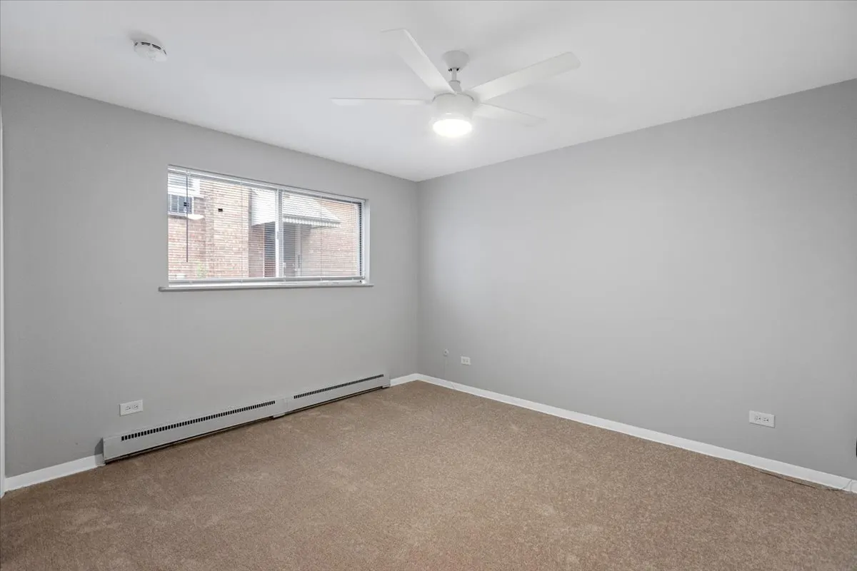 6212 W 64th Place 102 IL
