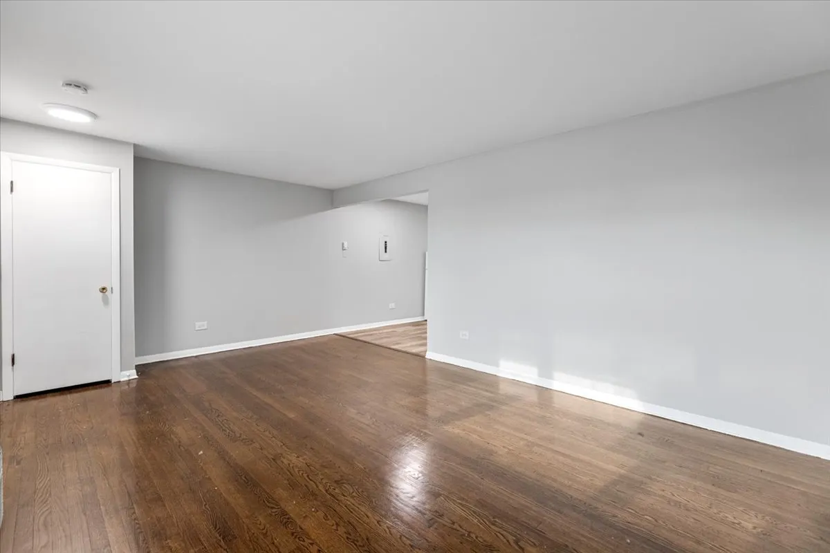 6212 W 64th Place 102 IL