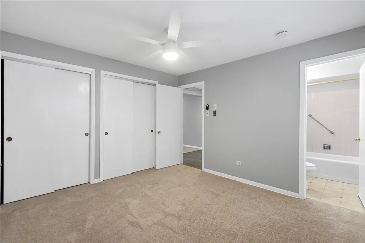 6212 W 64th Place 102 IL