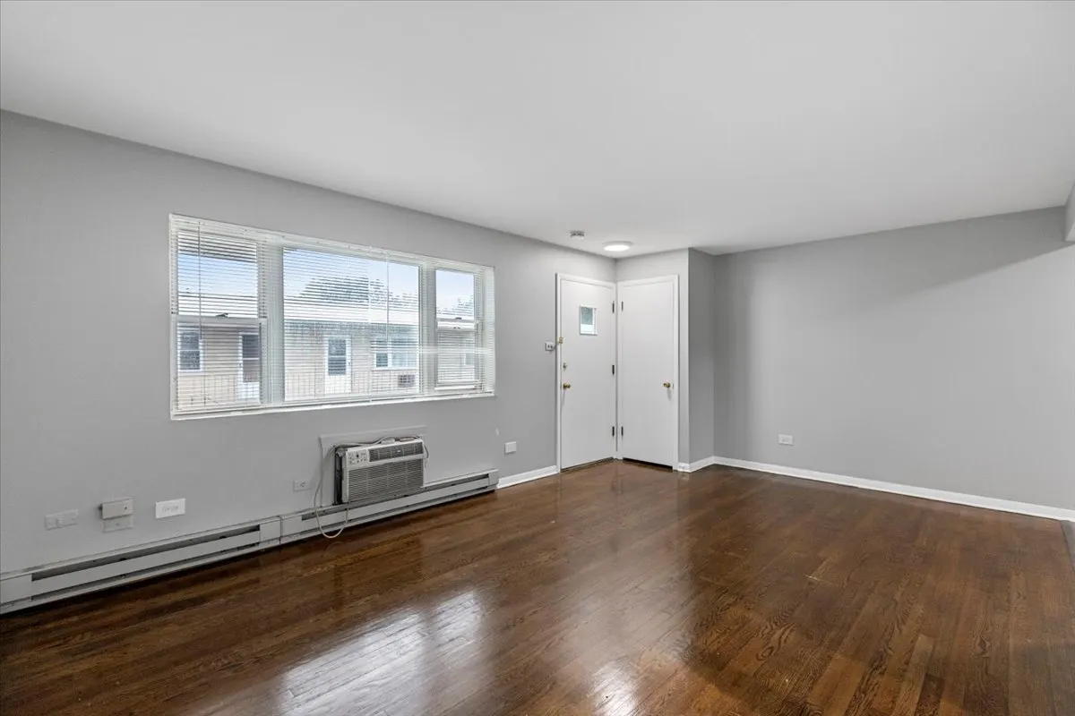 6212 W 64th Place 203 IL