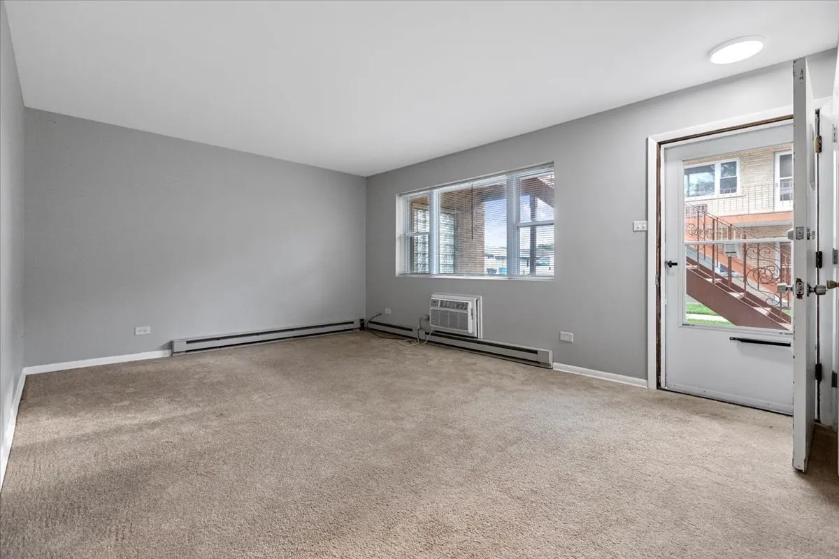 6212 W 64th Place 203 IL