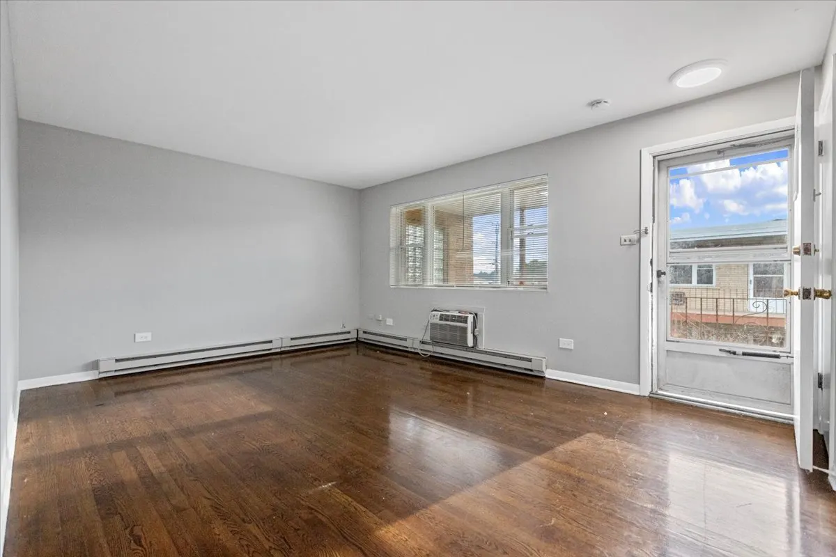 6212 W 64th Place 203 IL