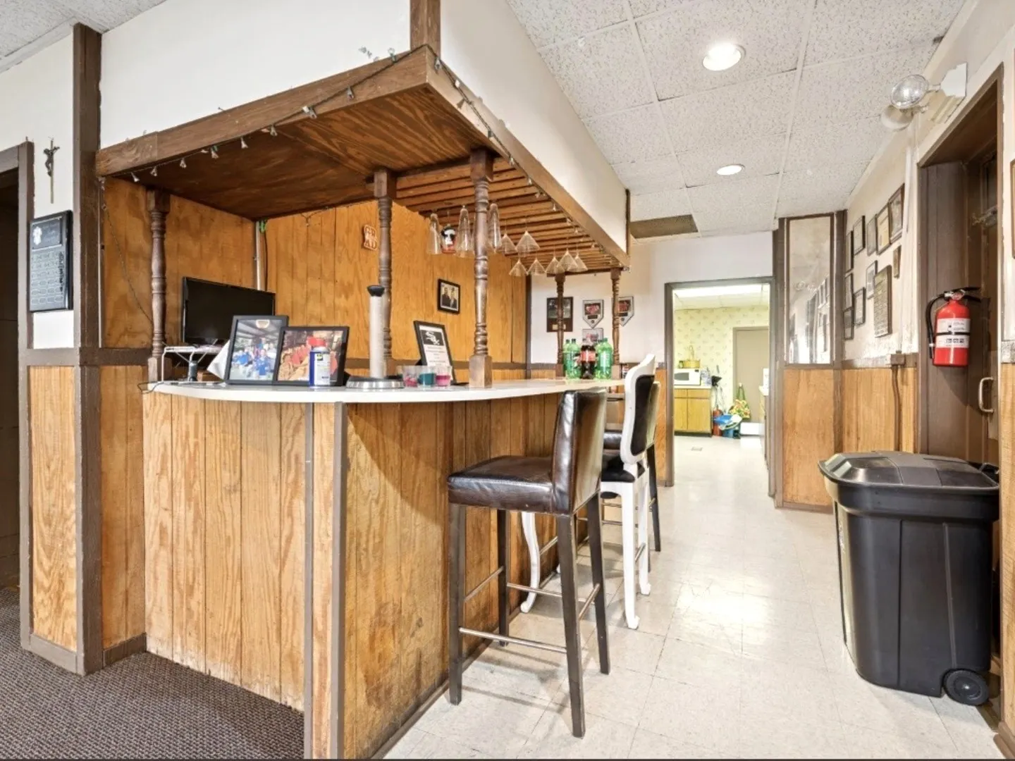 5923 W Irving Park Road IL