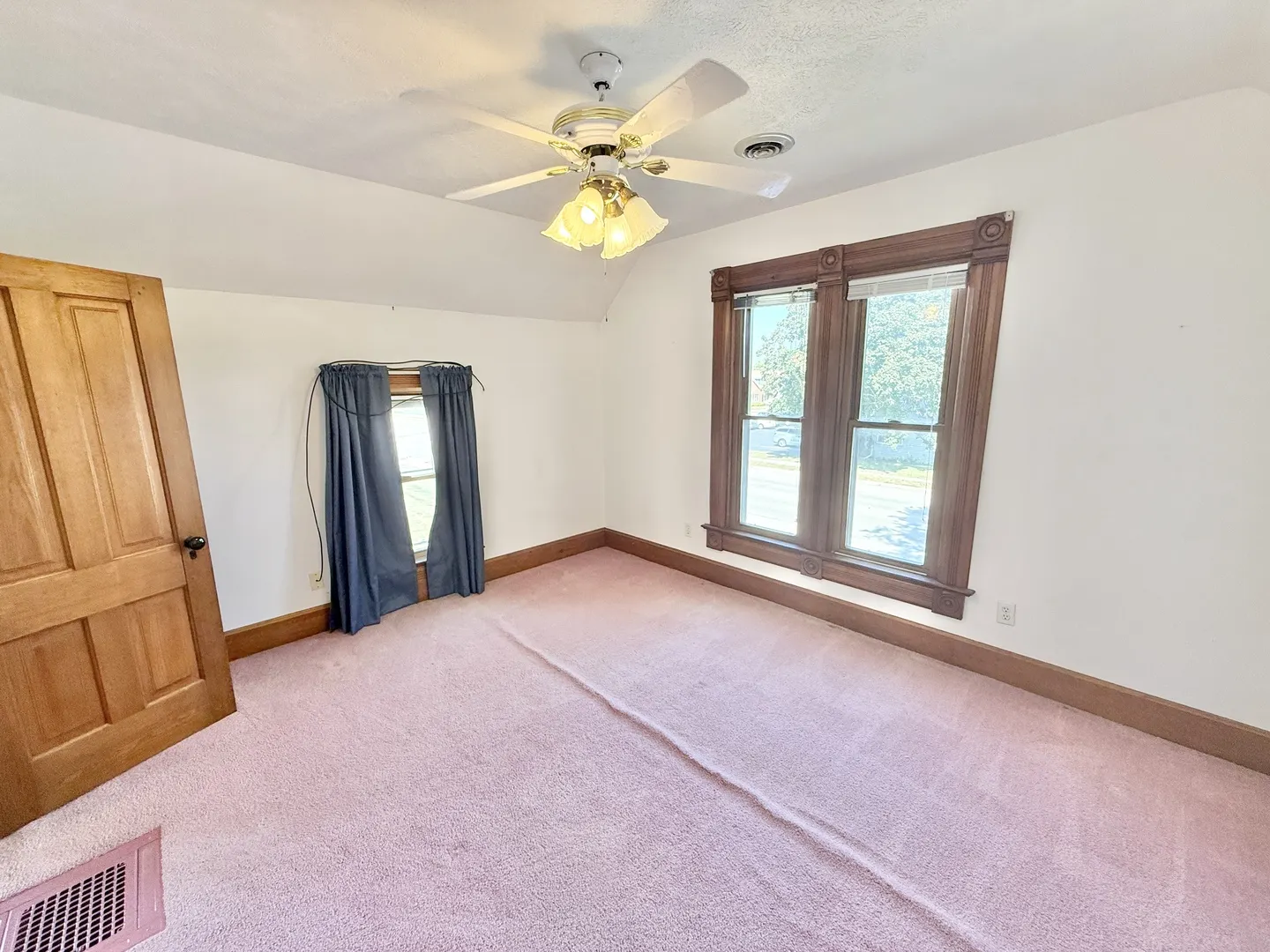 126 W Roosevelt Street IL