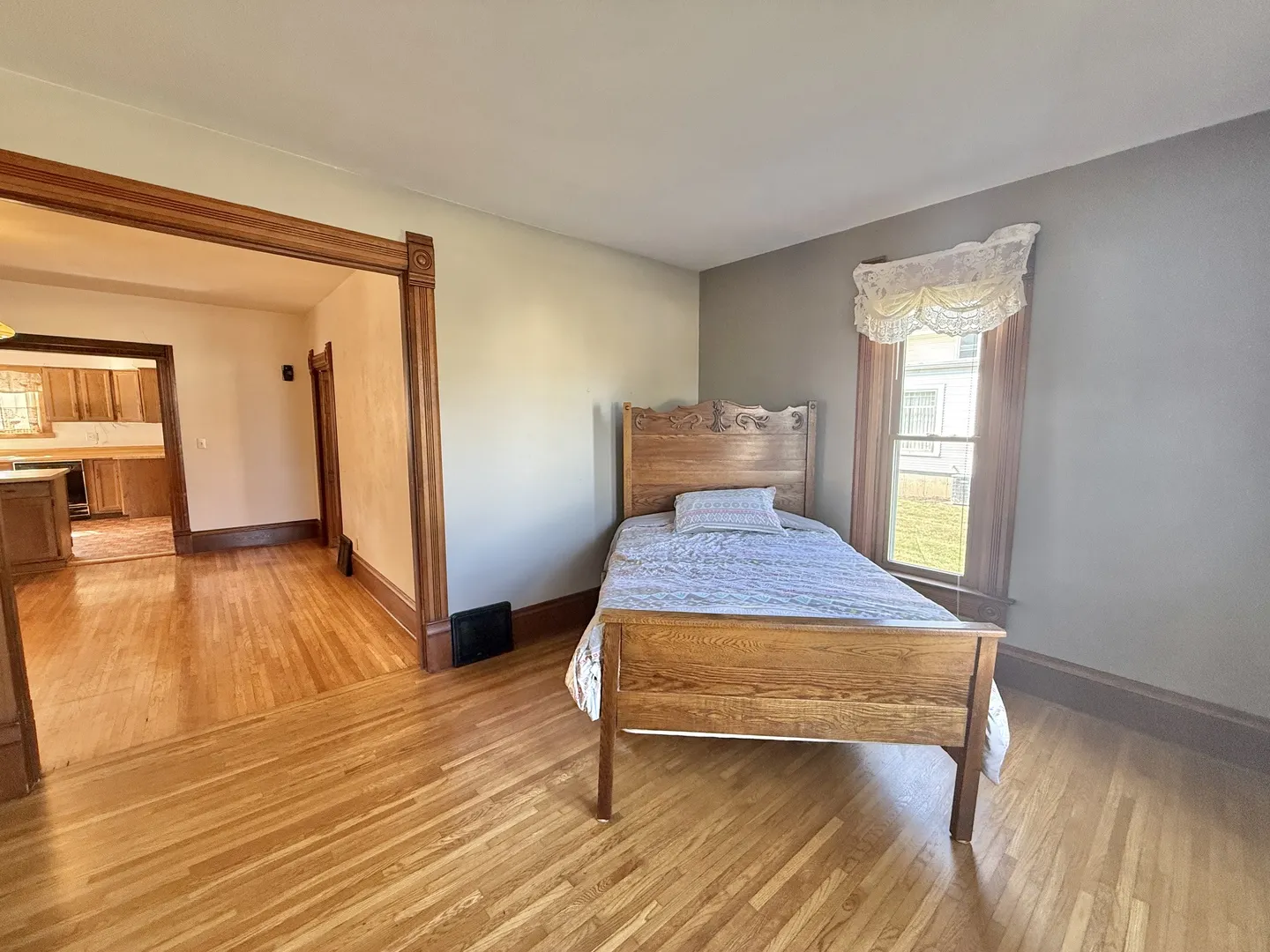 126 W Roosevelt Street IL
