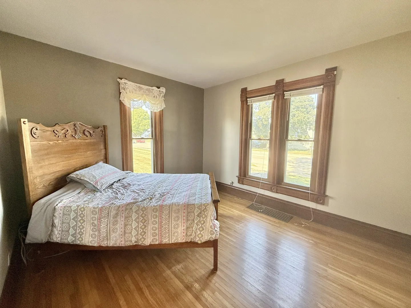 126 W Roosevelt Street IL