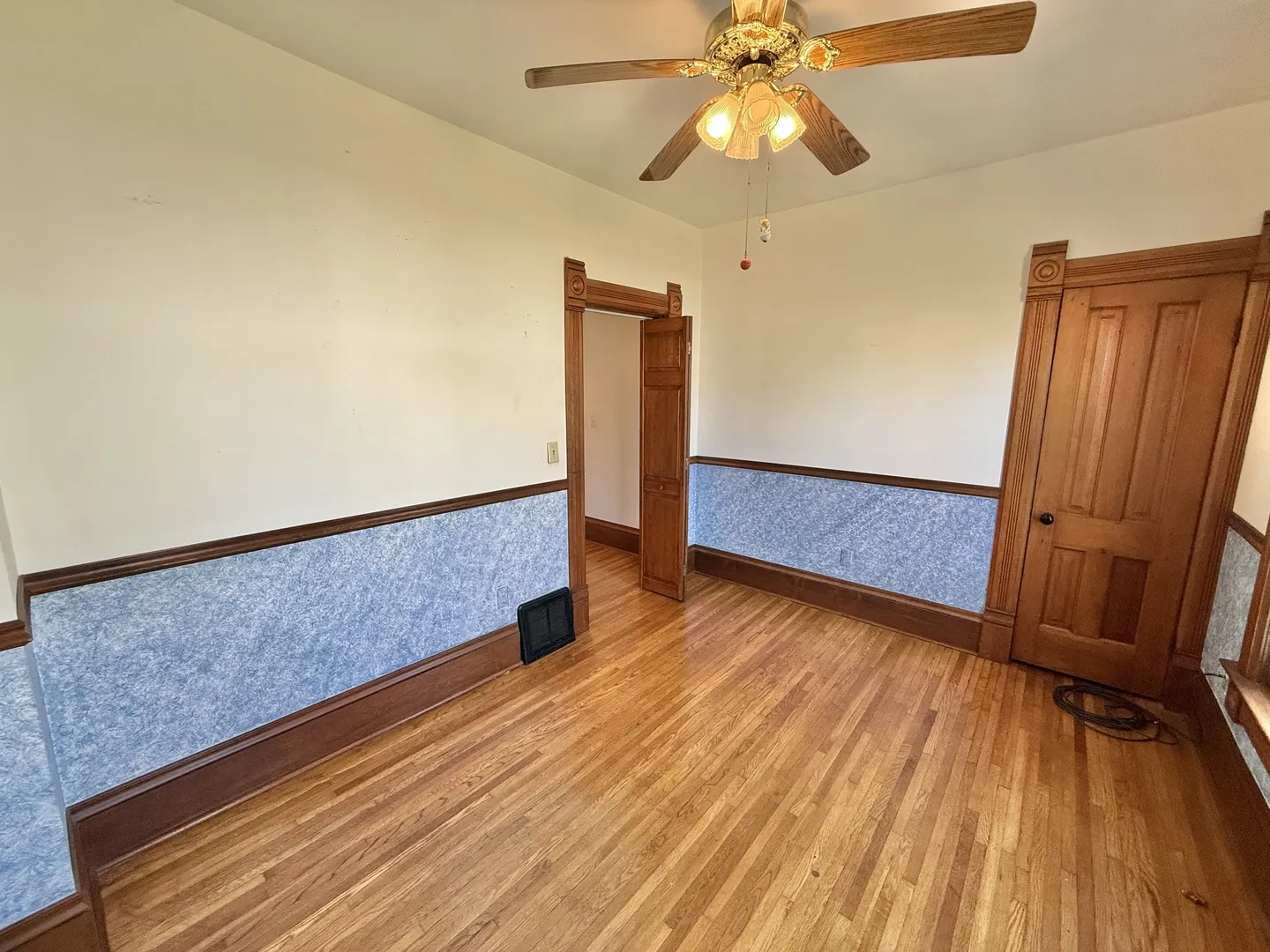 126 W Roosevelt Street IL