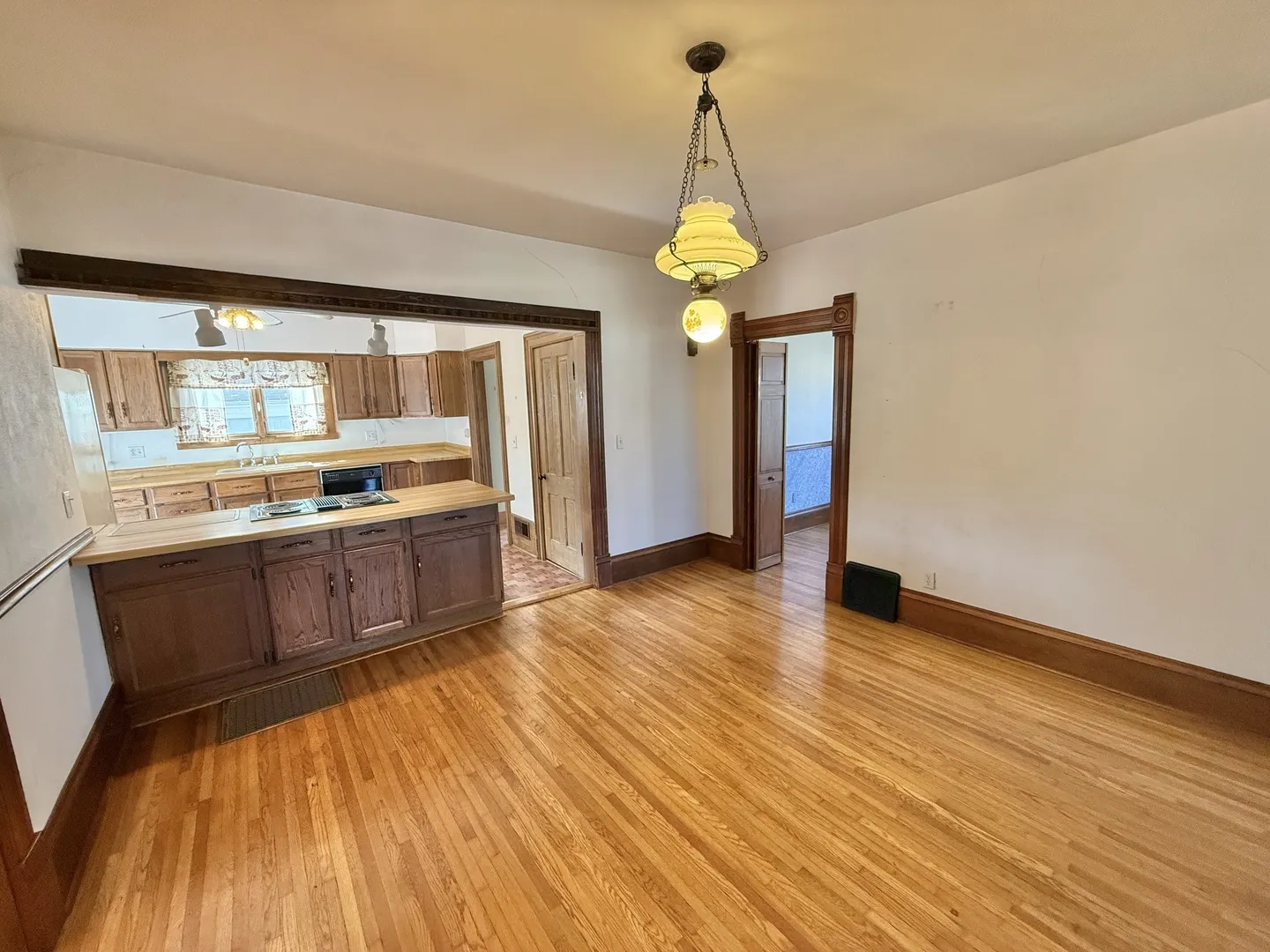 126 W Roosevelt Street IL