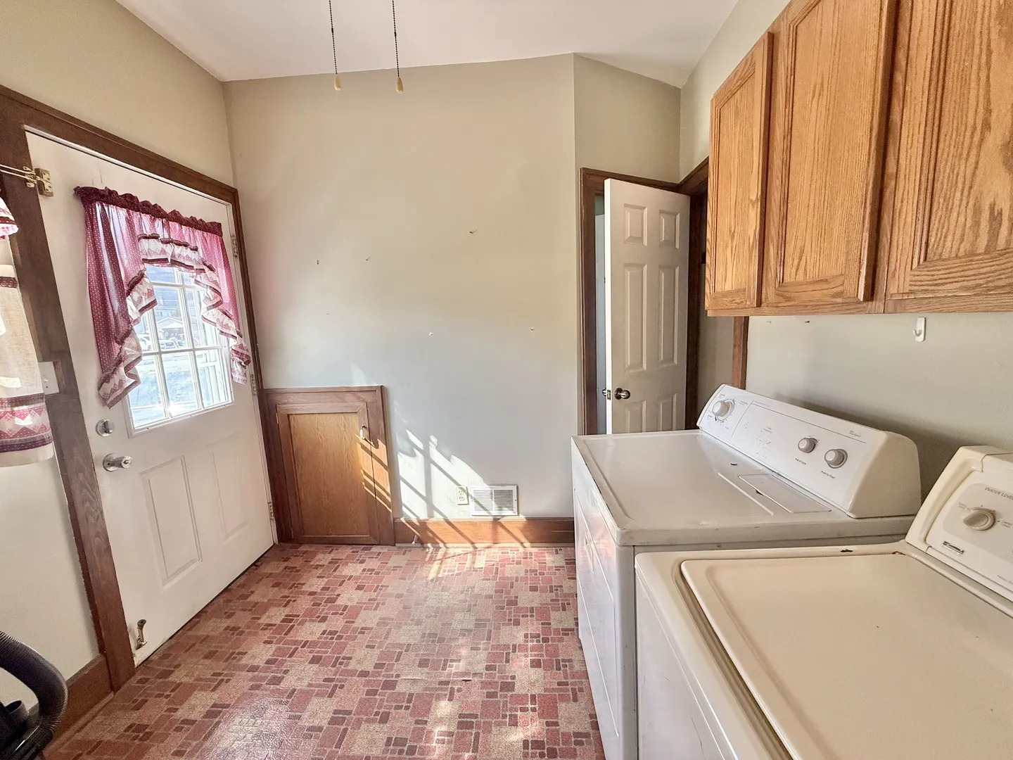 126 W Roosevelt Street IL