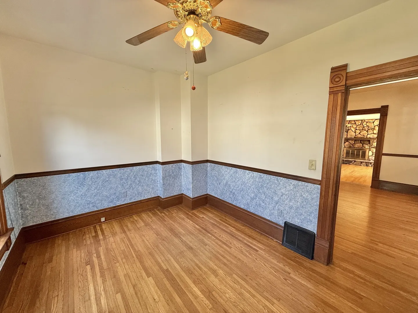 126 W Roosevelt Street IL