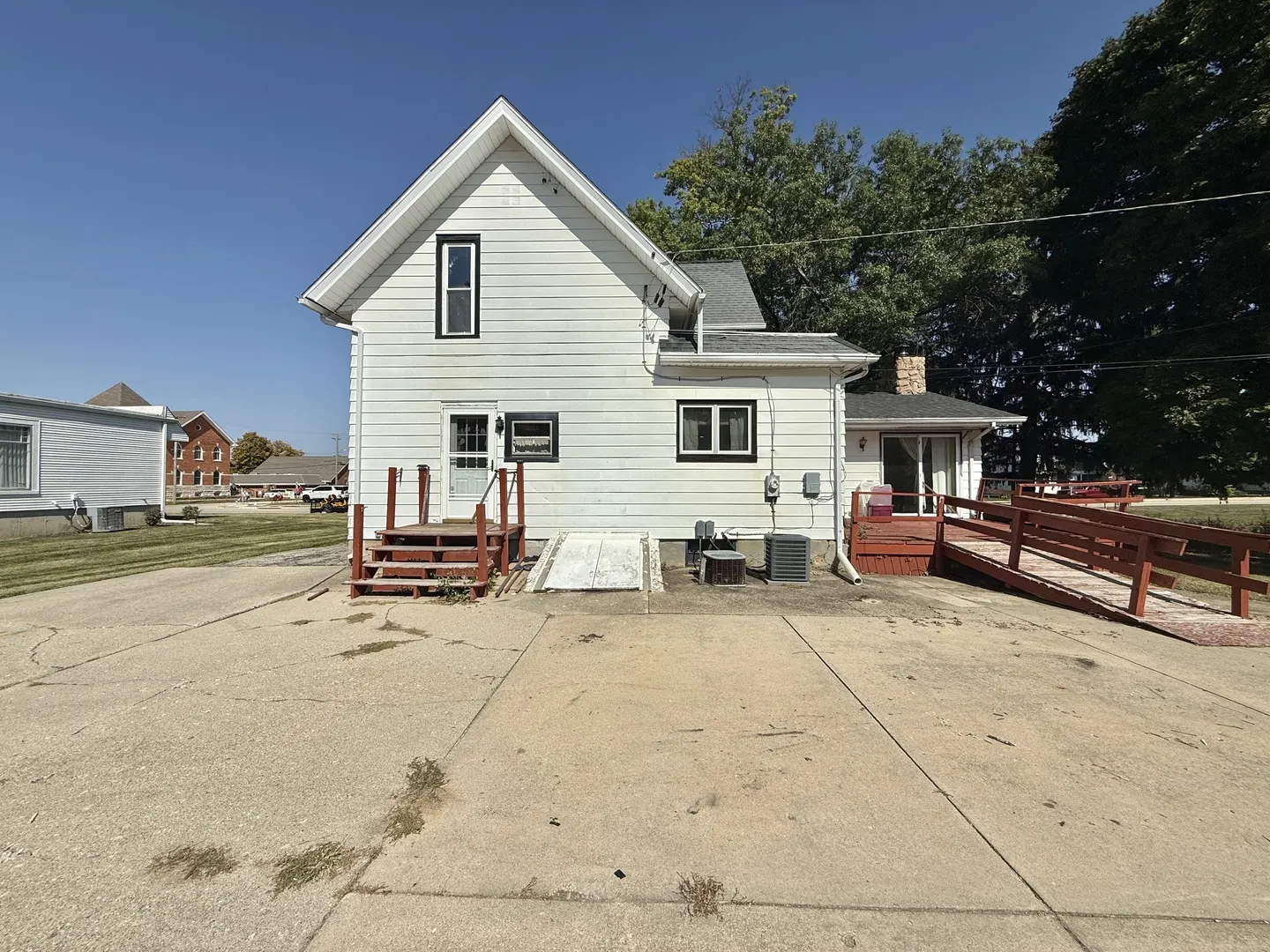 126 W Roosevelt Street IL