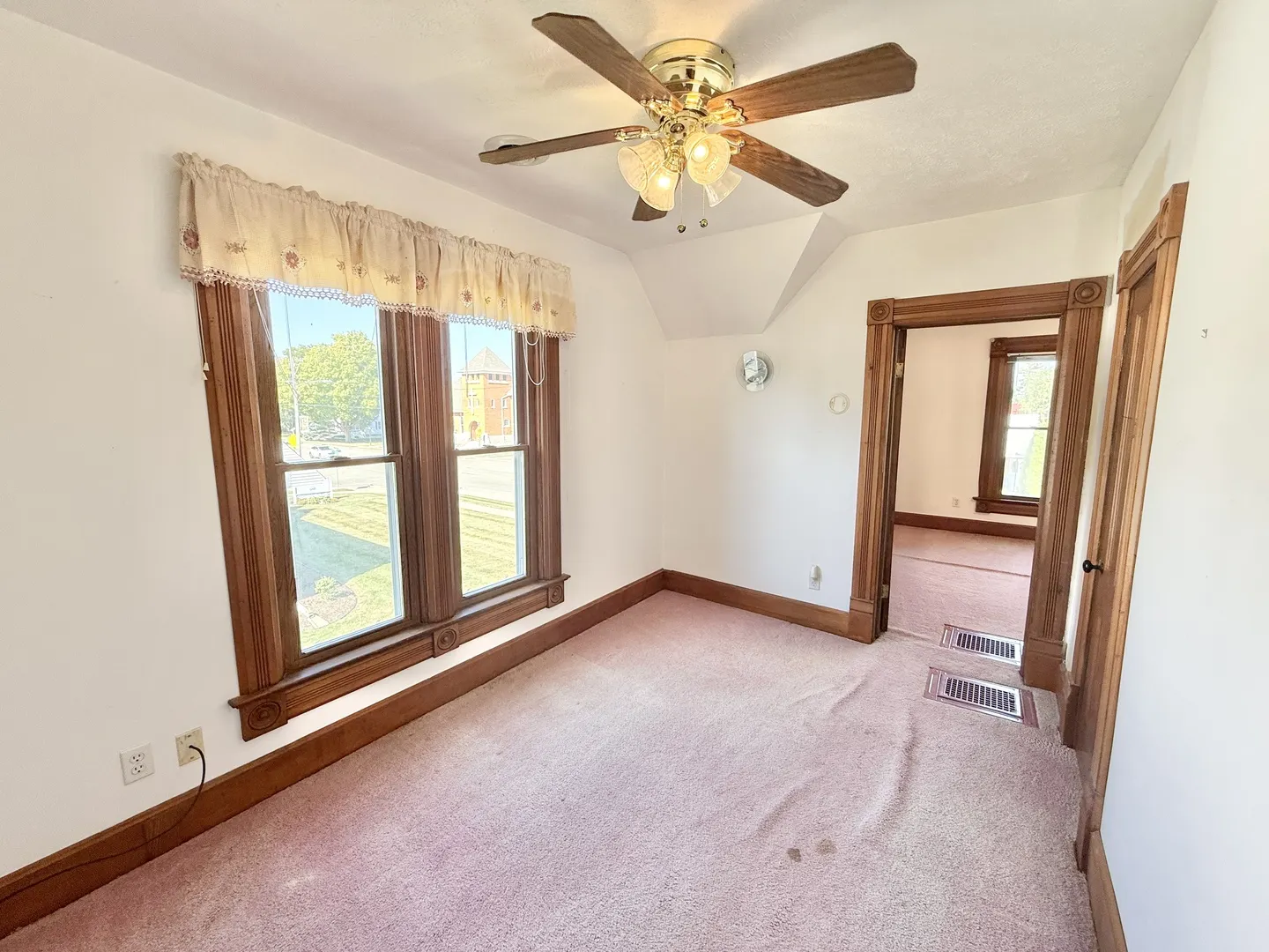 126 W Roosevelt Street IL