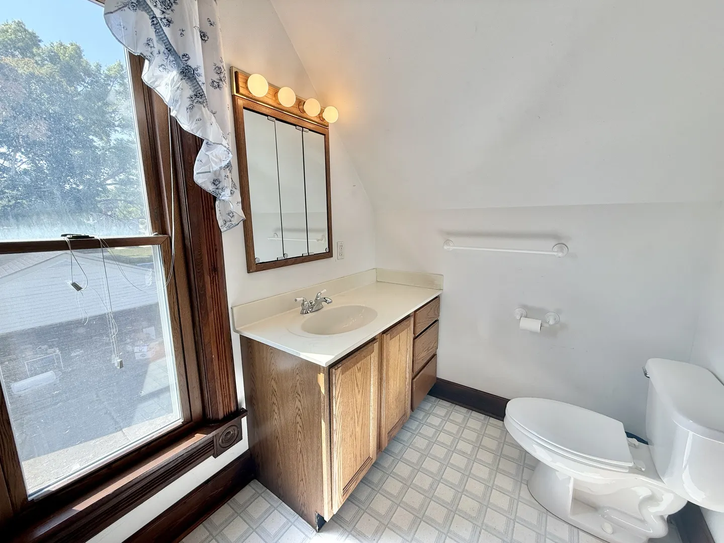 126 W Roosevelt Street IL