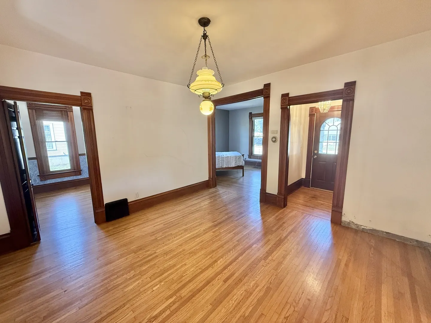 126 W Roosevelt Street IL