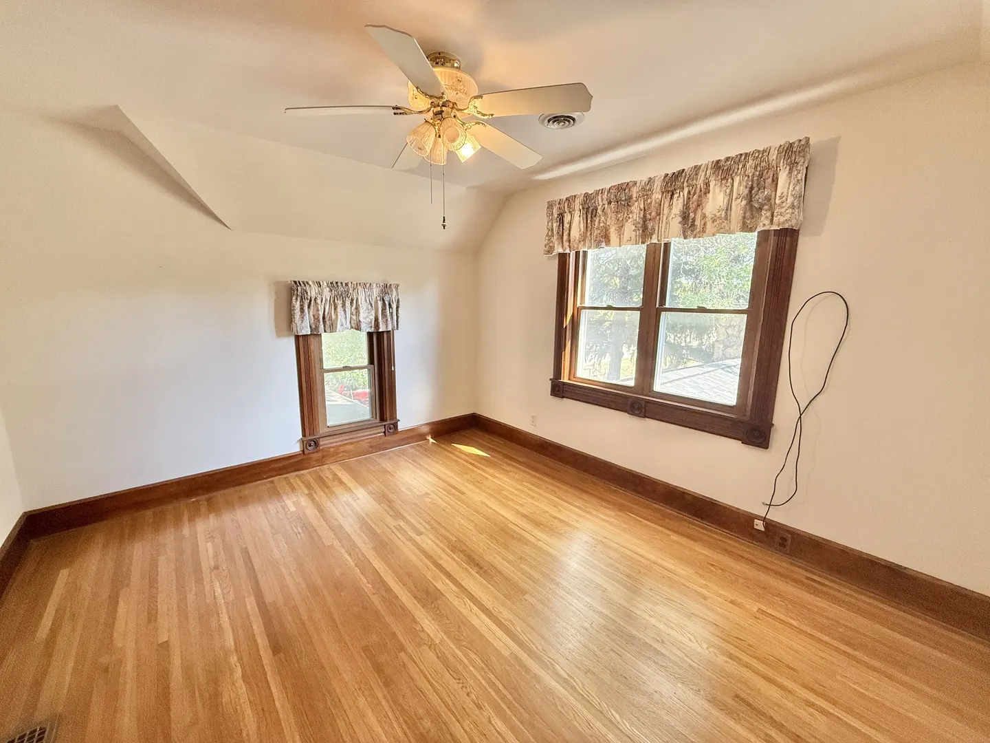 126 W Roosevelt Street IL