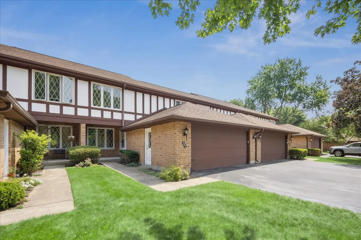 567 Cress Creek Lane IL