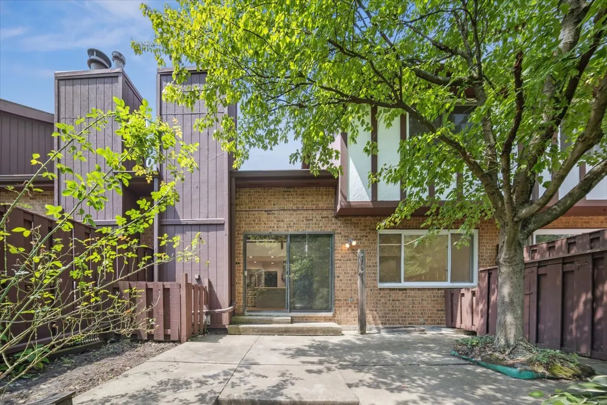 567 Cress Creek Lane IL