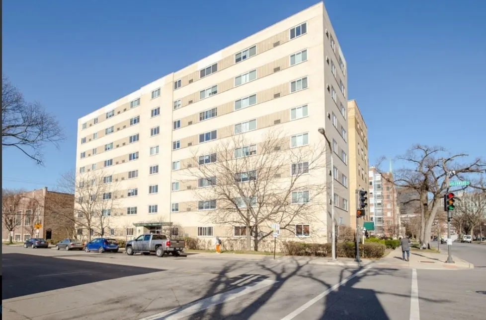 1400 Chicago Avenue 101 IL