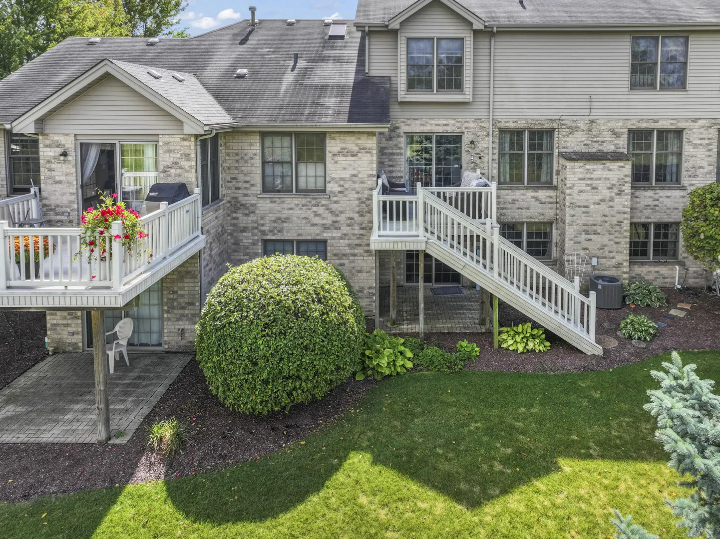 9058 Newcastle Court IL