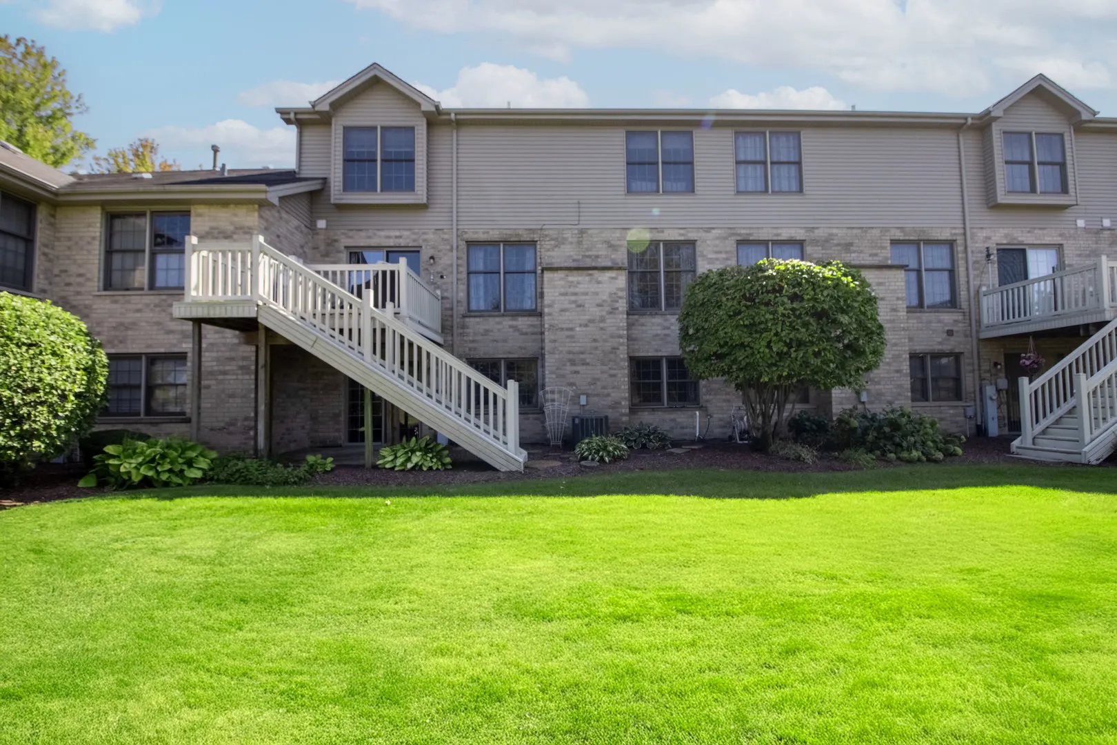 9058 Newcastle Court IL