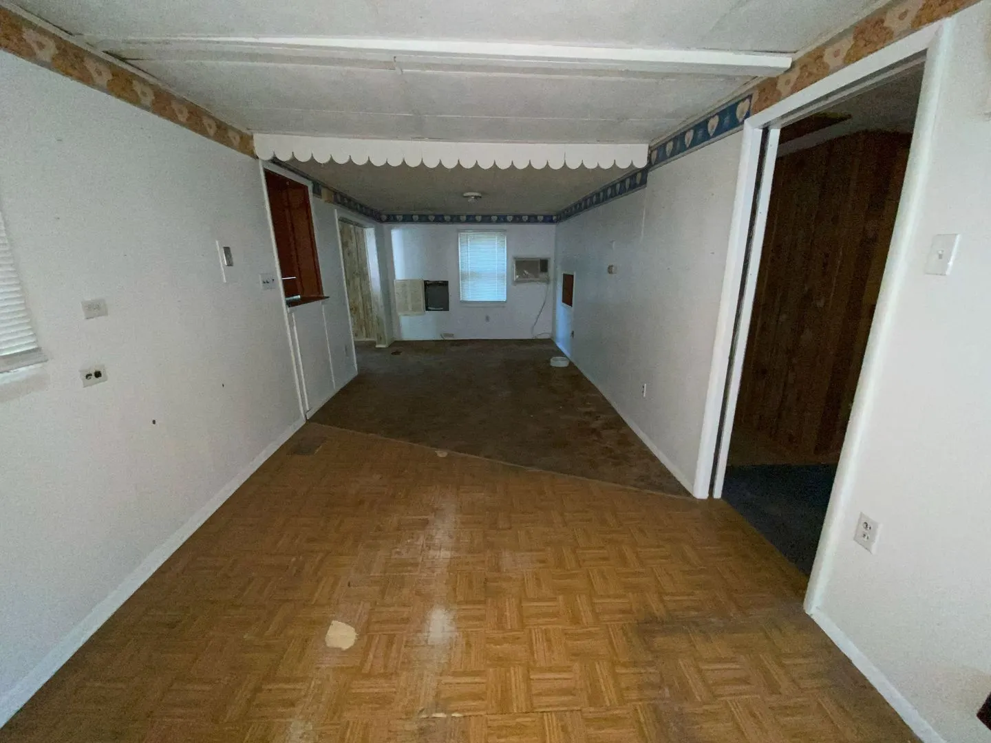 212 W 6th Street IL