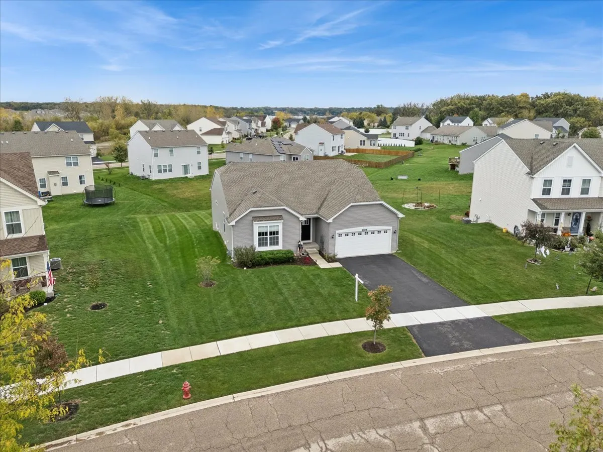 4704 Fox Trail Court IL
