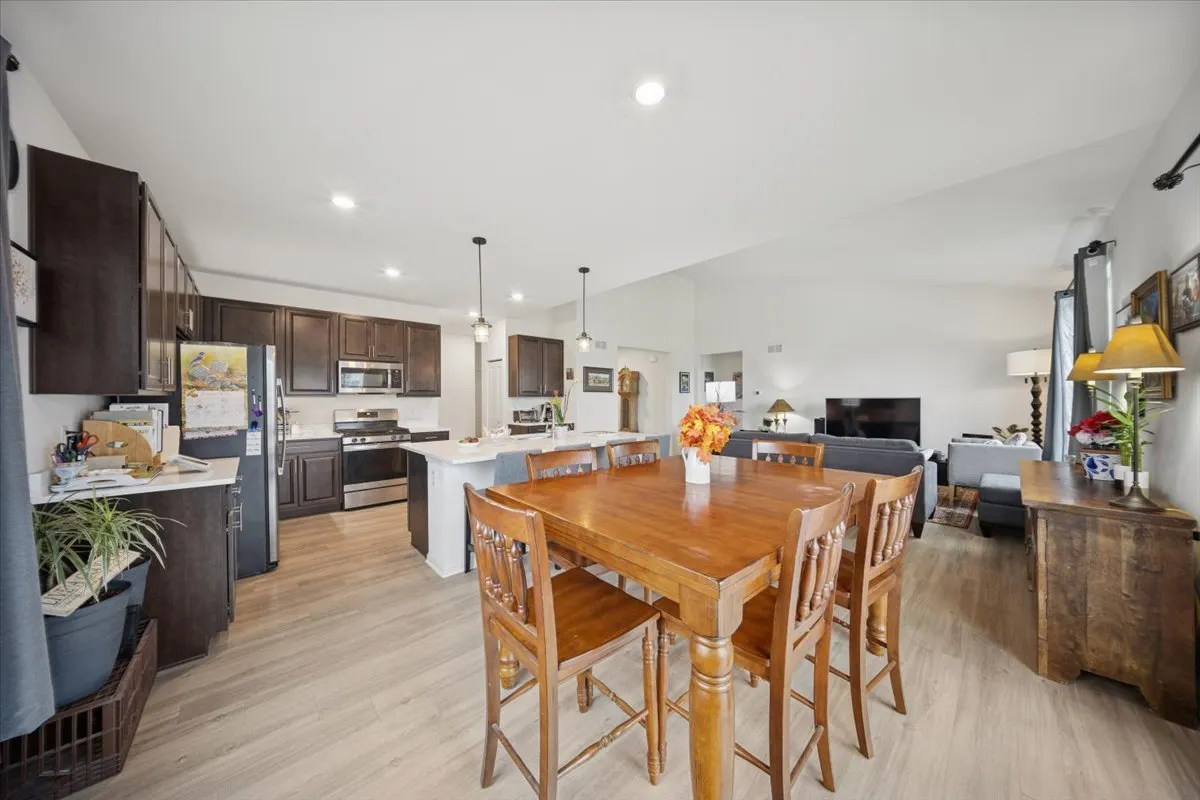4704 Fox Trail Court IL