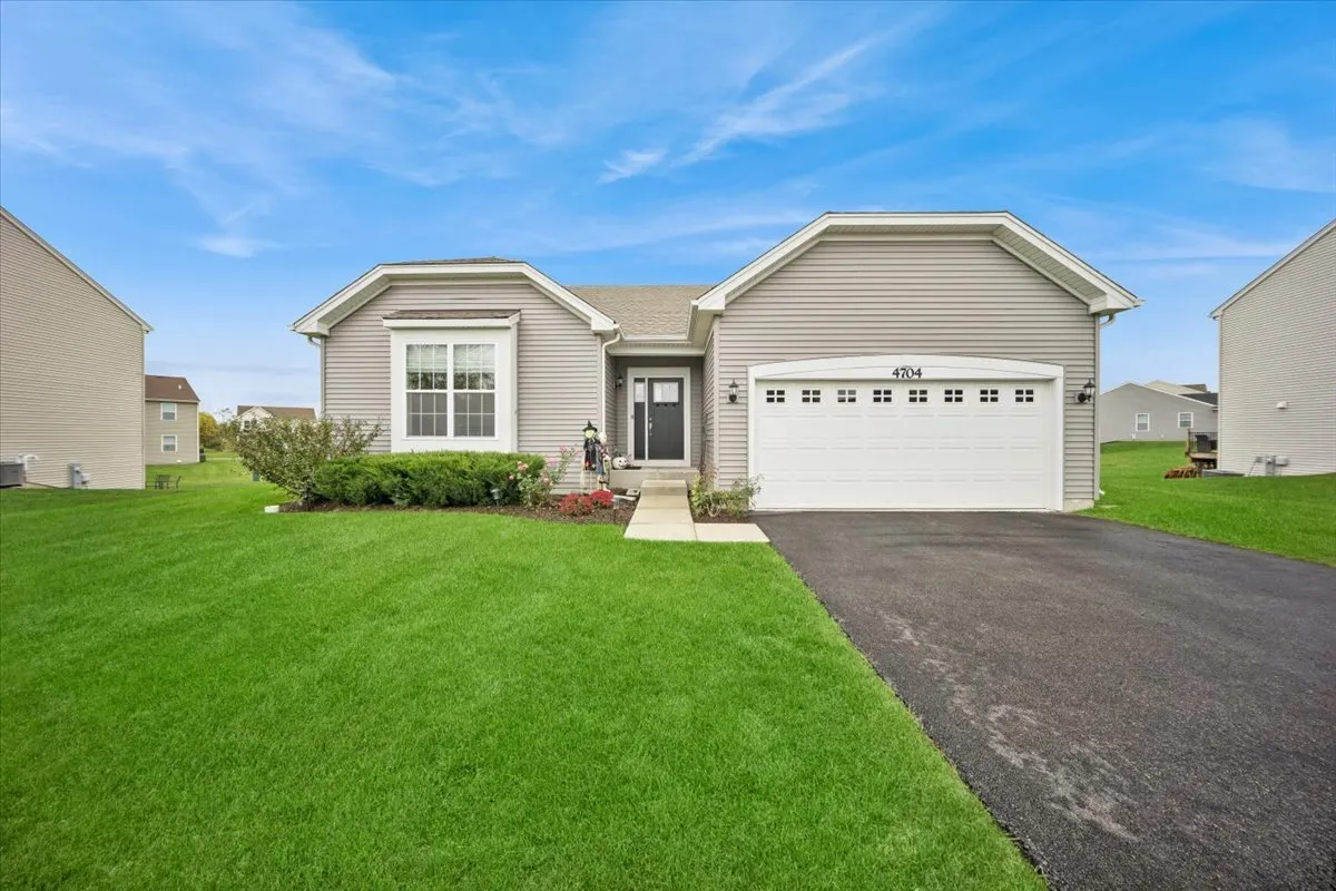 4704 Fox Trail Court IL
