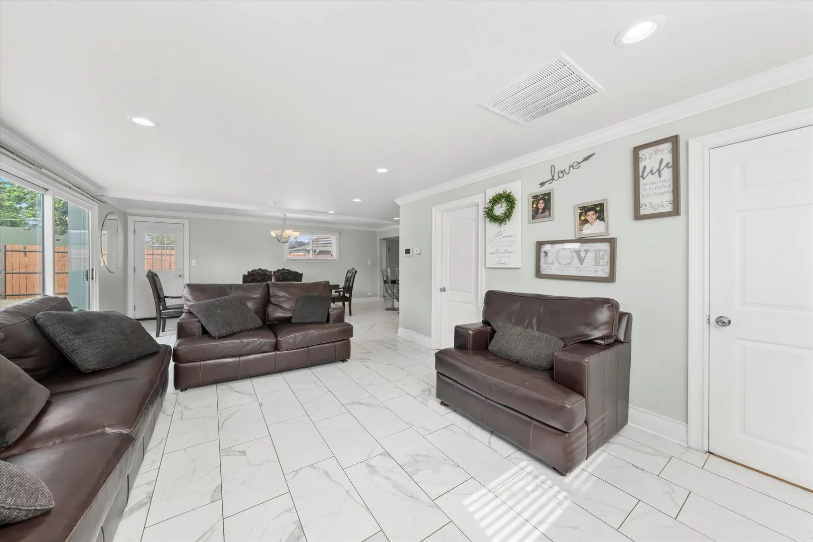 6315 W 83rd Place IL