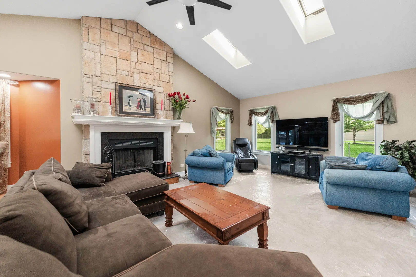 23W620 Walnut Street IL