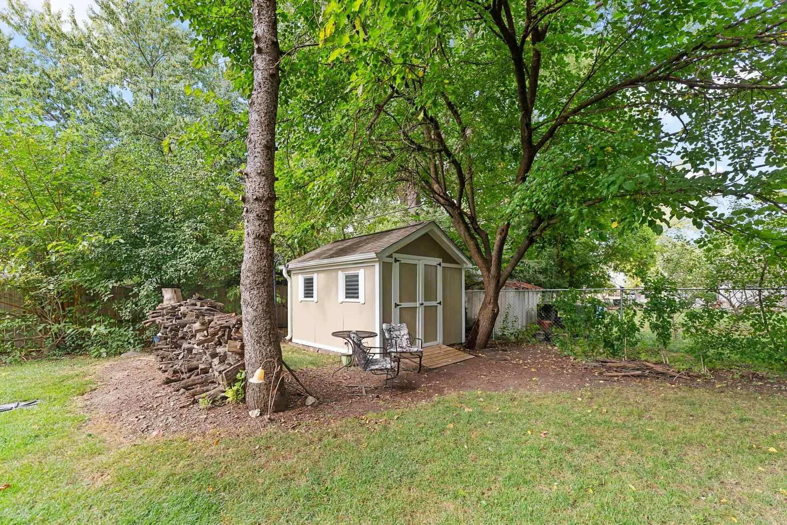 23W620 Walnut Street IL
