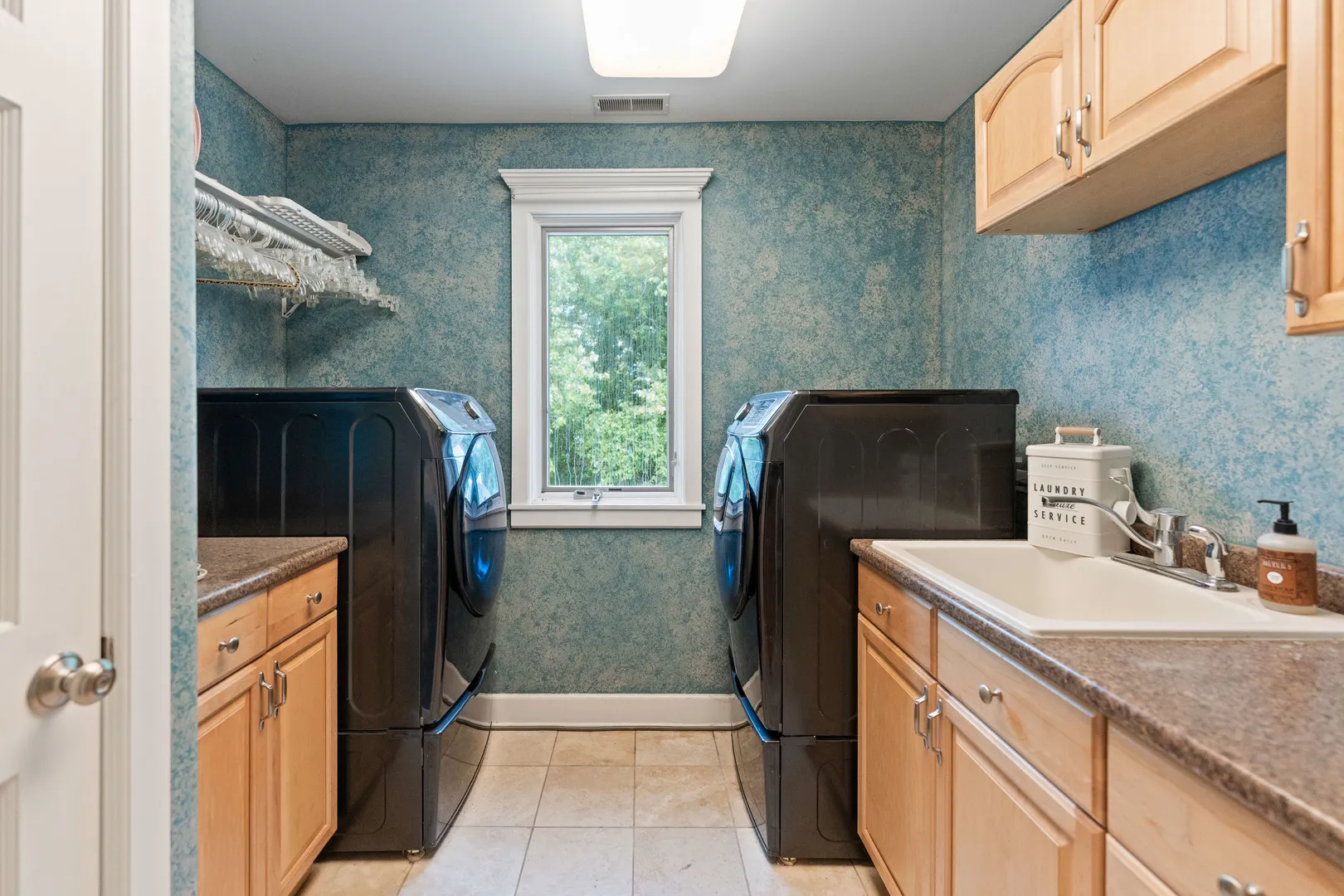 23W620 Walnut Street IL