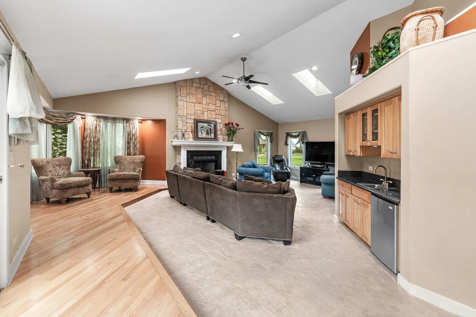 23W620 Walnut Street IL