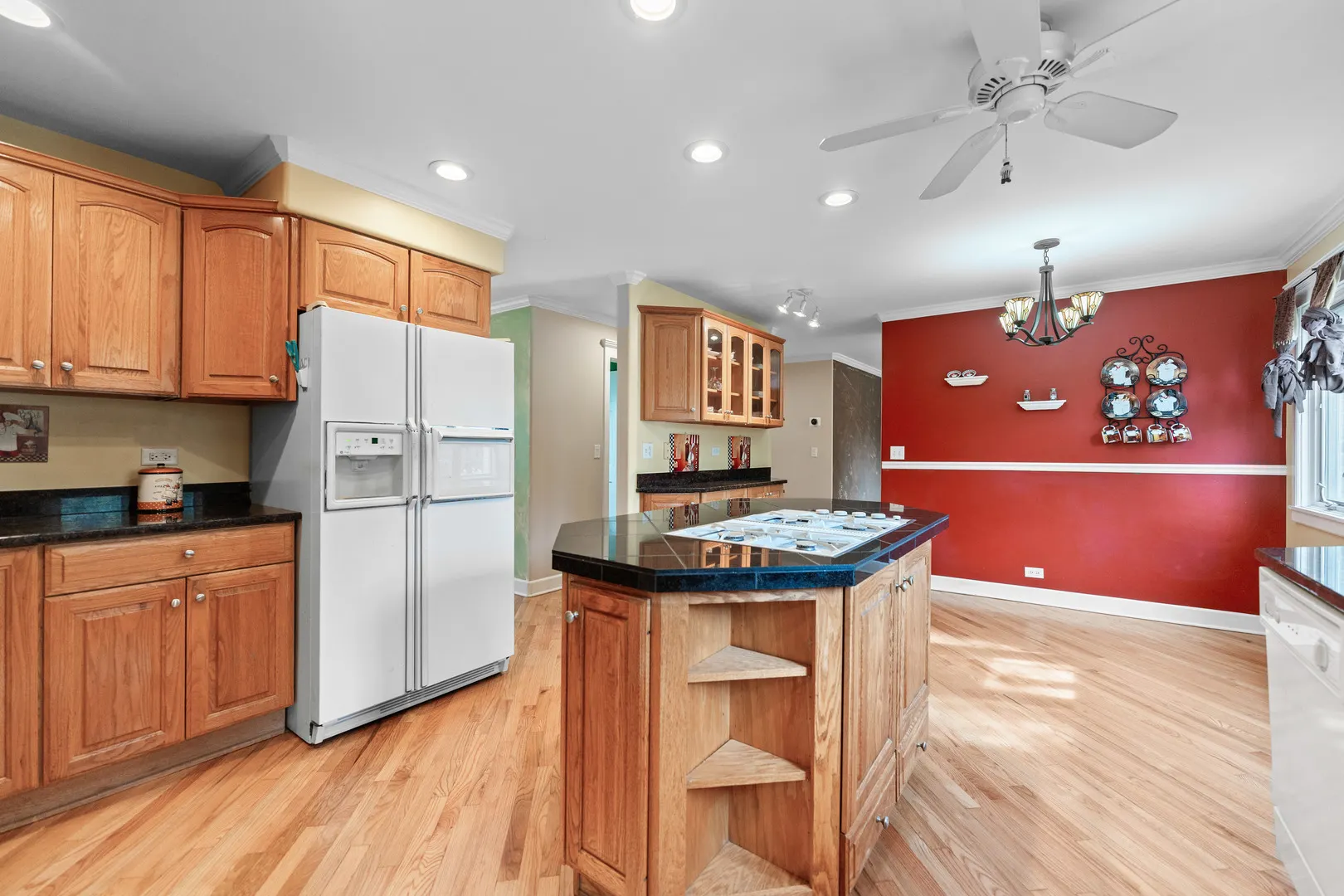 23W620 Walnut Street IL