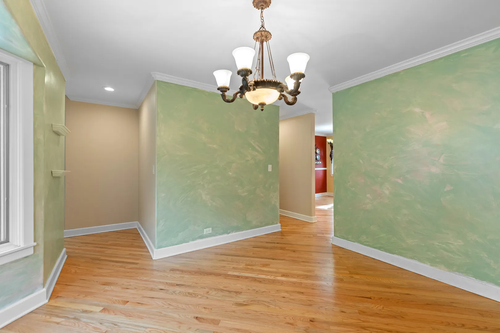 23W620 Walnut Street IL