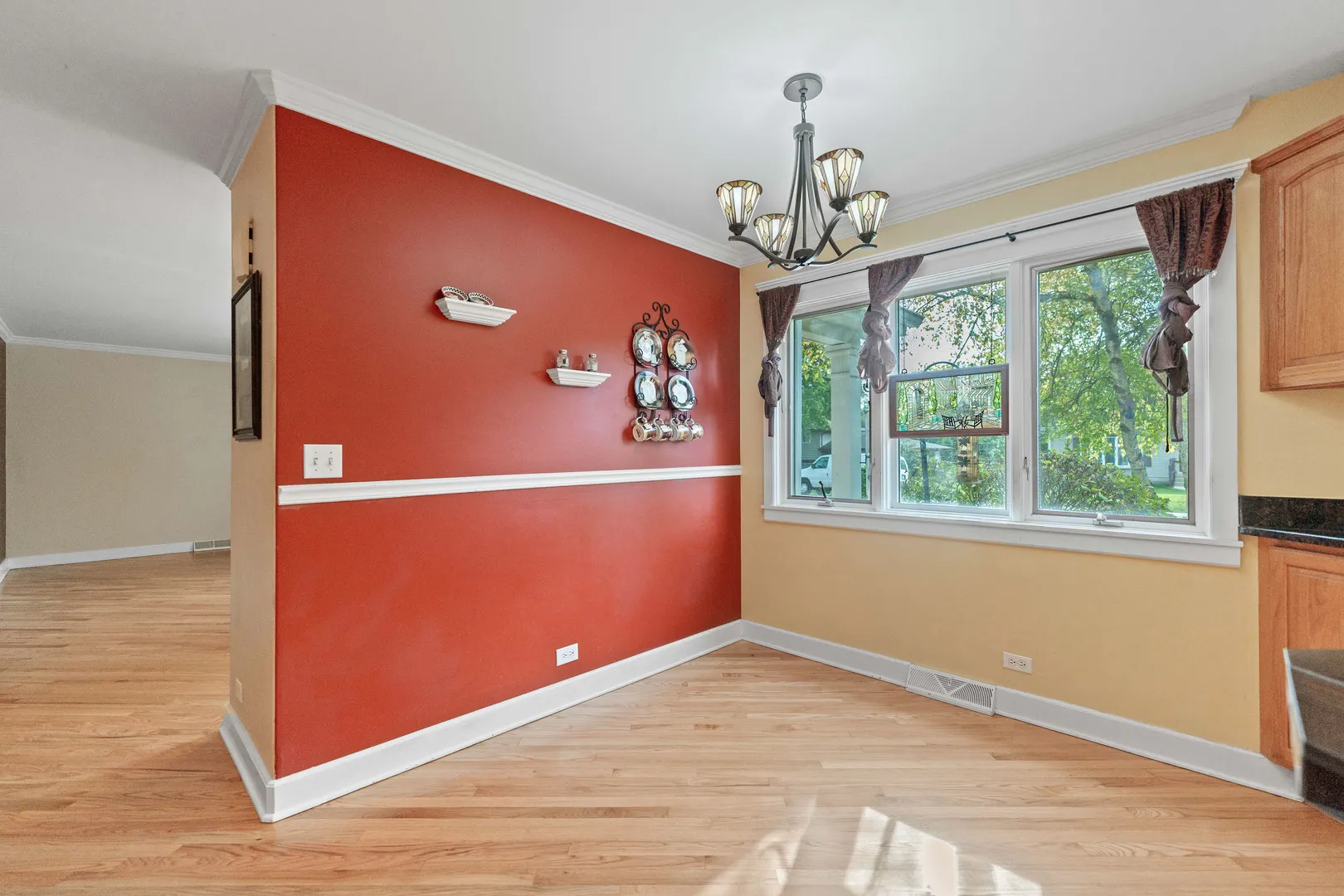 23W620 Walnut Street IL