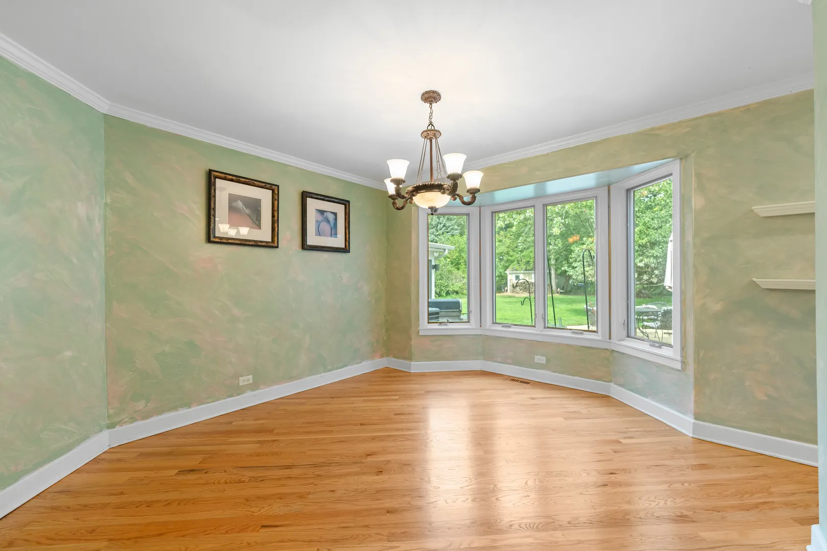 23W620 Walnut Street IL