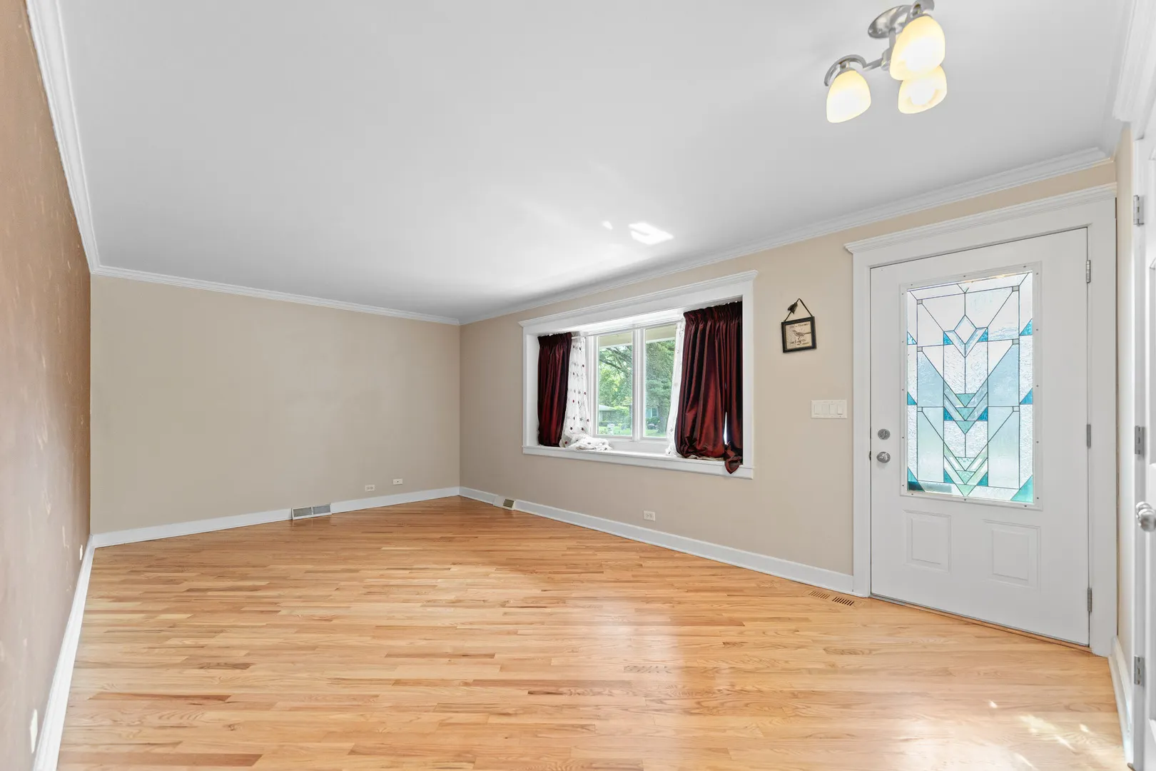 23W620 Walnut Street IL