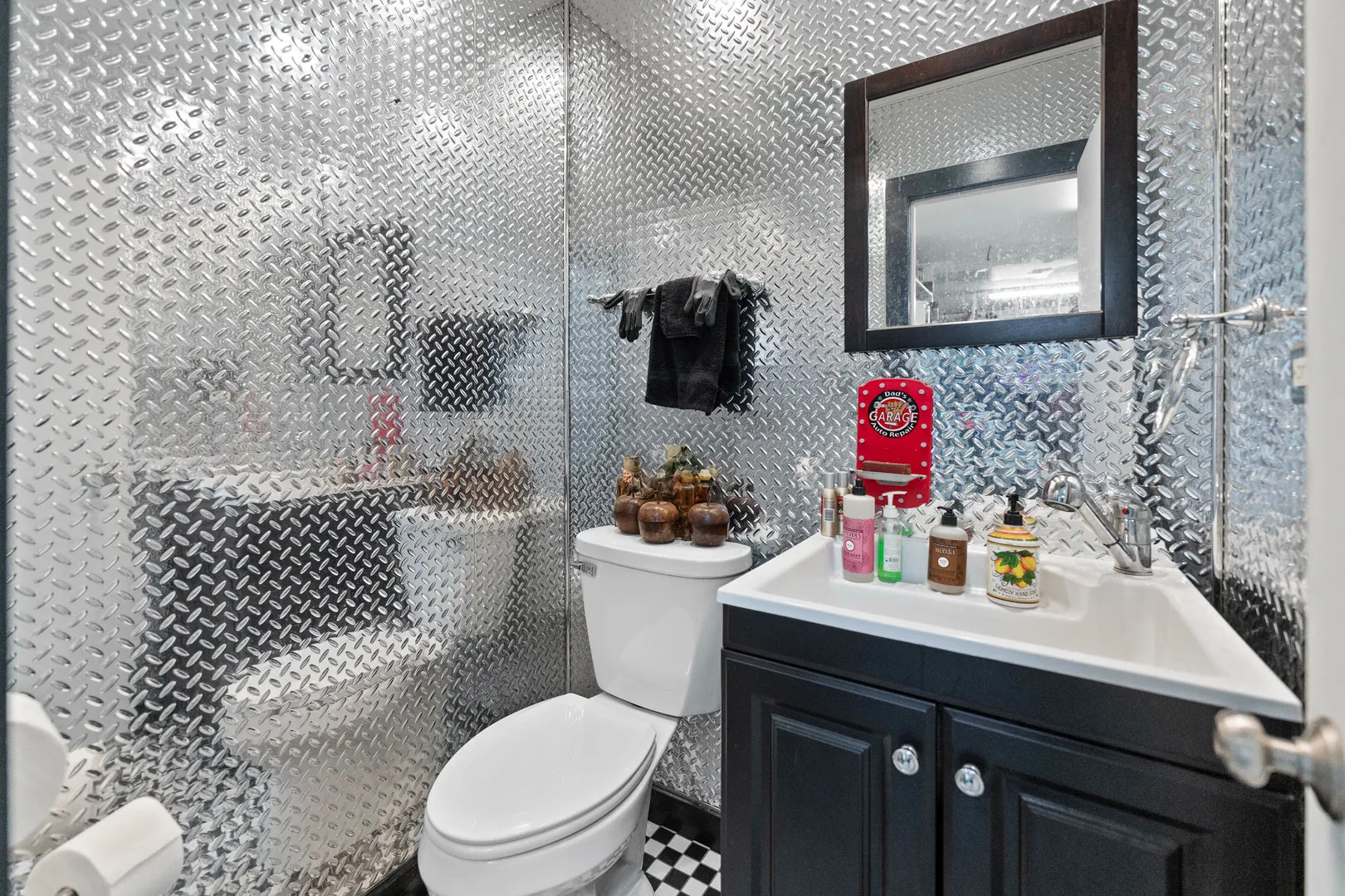 23W620 Walnut Street IL