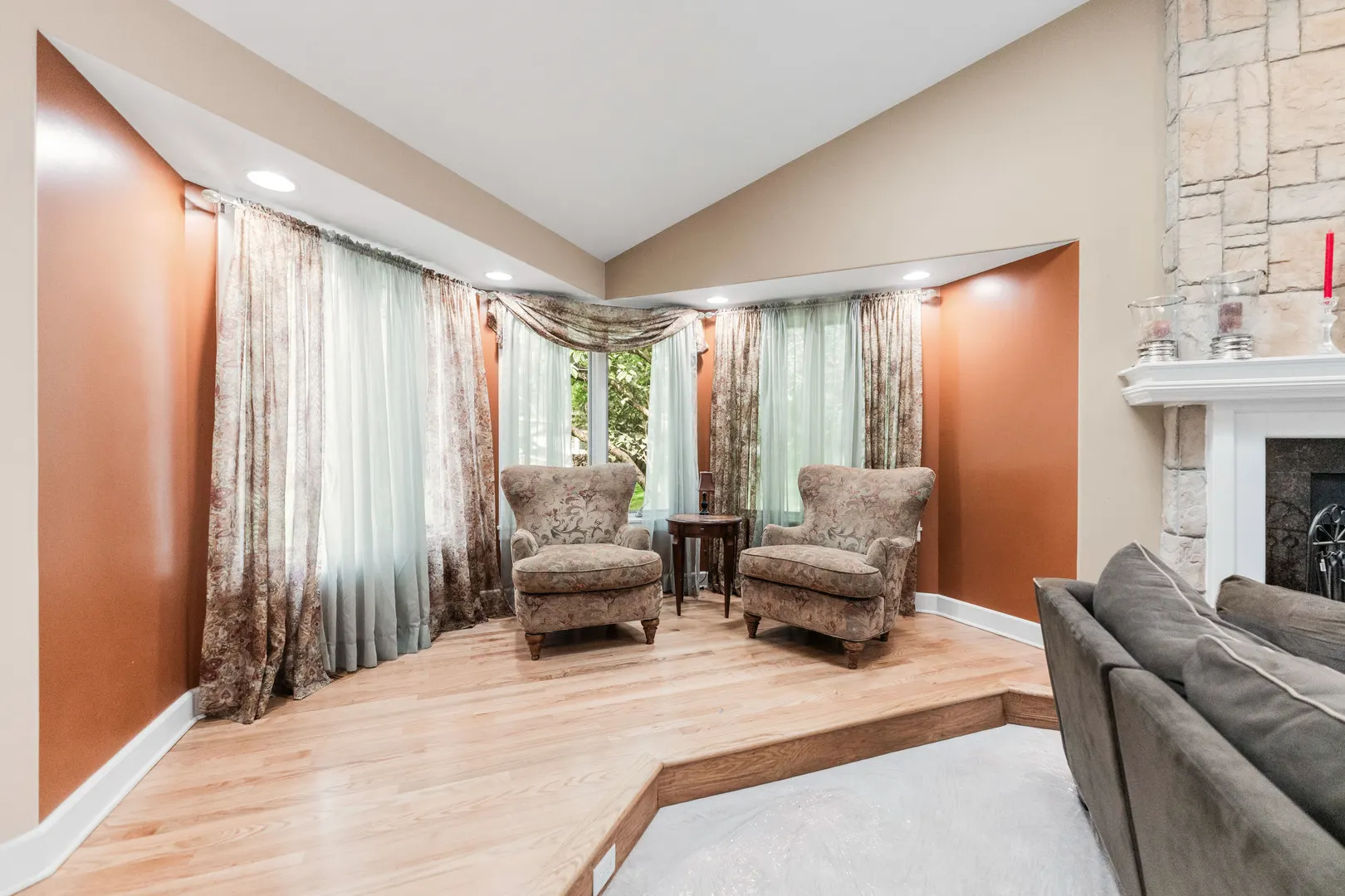 23W620 Walnut Street IL